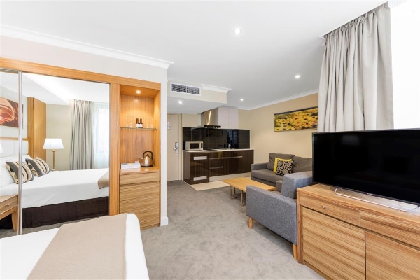 PLUS HOTEL DIANA (Brisbane)